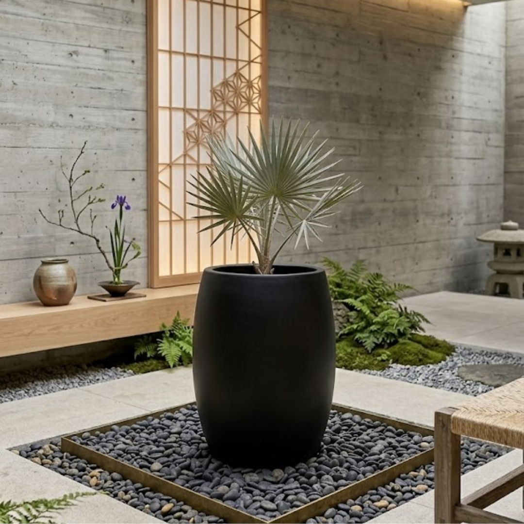 Noir Capsule Planter