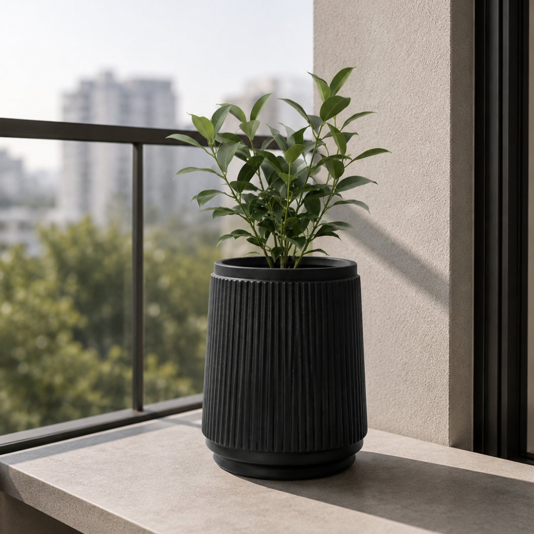 Aureli Ribbed Planter